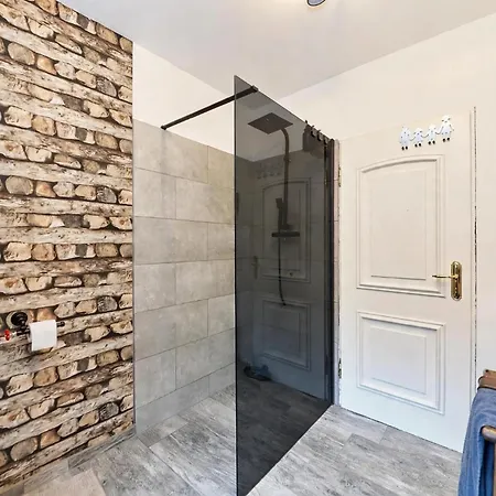 Διαμέρισμα Moderne Ferienwohnungen, Ruhige, Lage Sauna Kamin Burgblick *